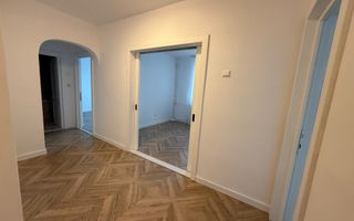 Apartament cu 3 camere – Zona Rogerius, Oradea - Poză 1