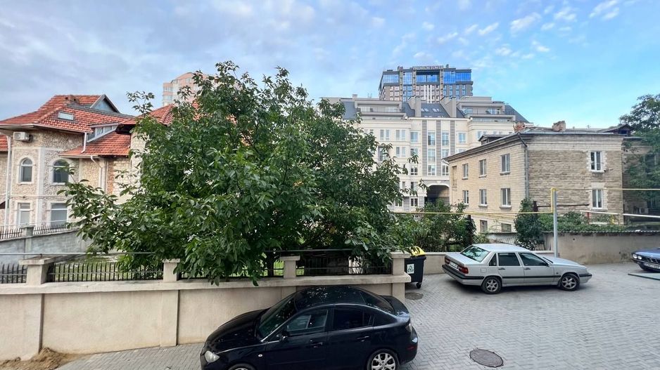 Apartament cu 3 camere de vânzare - Poză 14