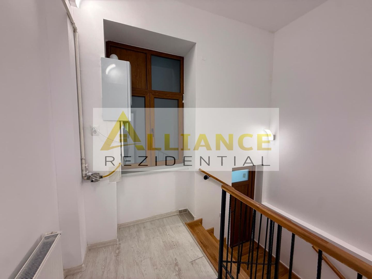Apartament 2 camere tip duplex { Centrul Istoric -Piata Unirii } - Poză 10