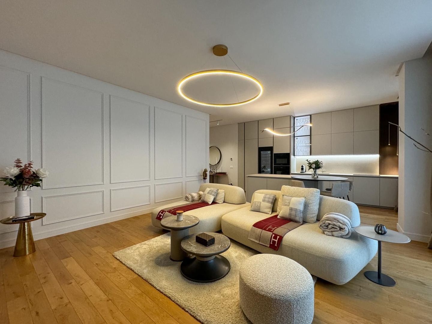 Rafinament și Confort Absolut – 4 Camere în Rahmaninov Residence - Poză 1