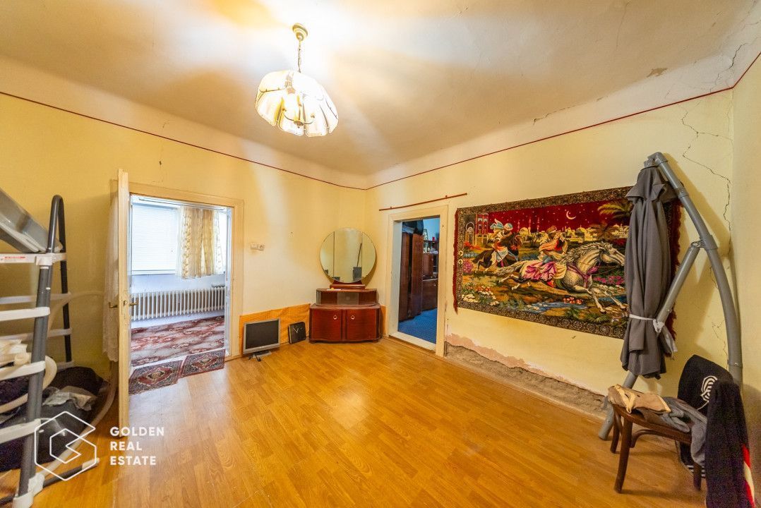 Teren de 1233 mp cu casa, Gai, ideal pentru renovare sau constructie noua - Poză 5