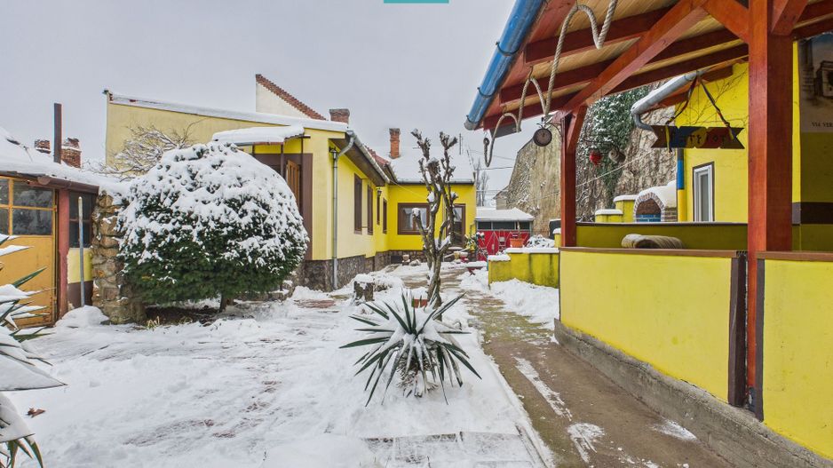 Casă cu 4 camere în zona Parneava - Poză 25