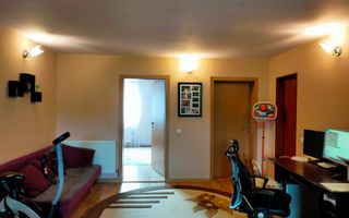 Casa cu 3 apartamente în Dumbravita aproape de pădure - Poză 13