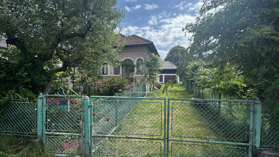 CASA 3 CAMERE, PLUS ANEXE, TEREN 2141 MP, BEREVOIESTI, ARGES - Poză 1