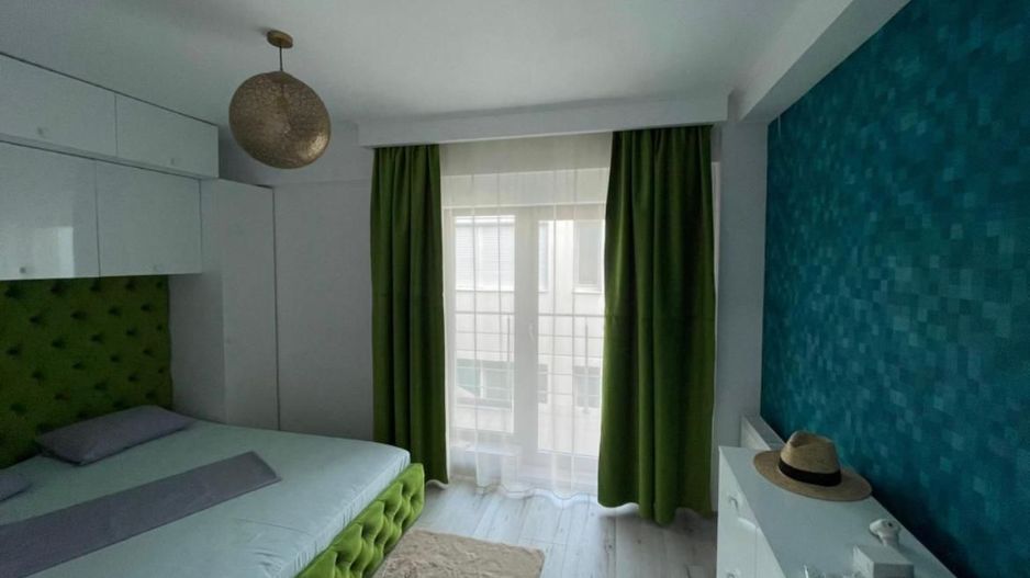 Apartament 2 cam. de vanzare 61mp + terasa 15 mp la 30 m de plaja - Mamaia Nord - Poză 8