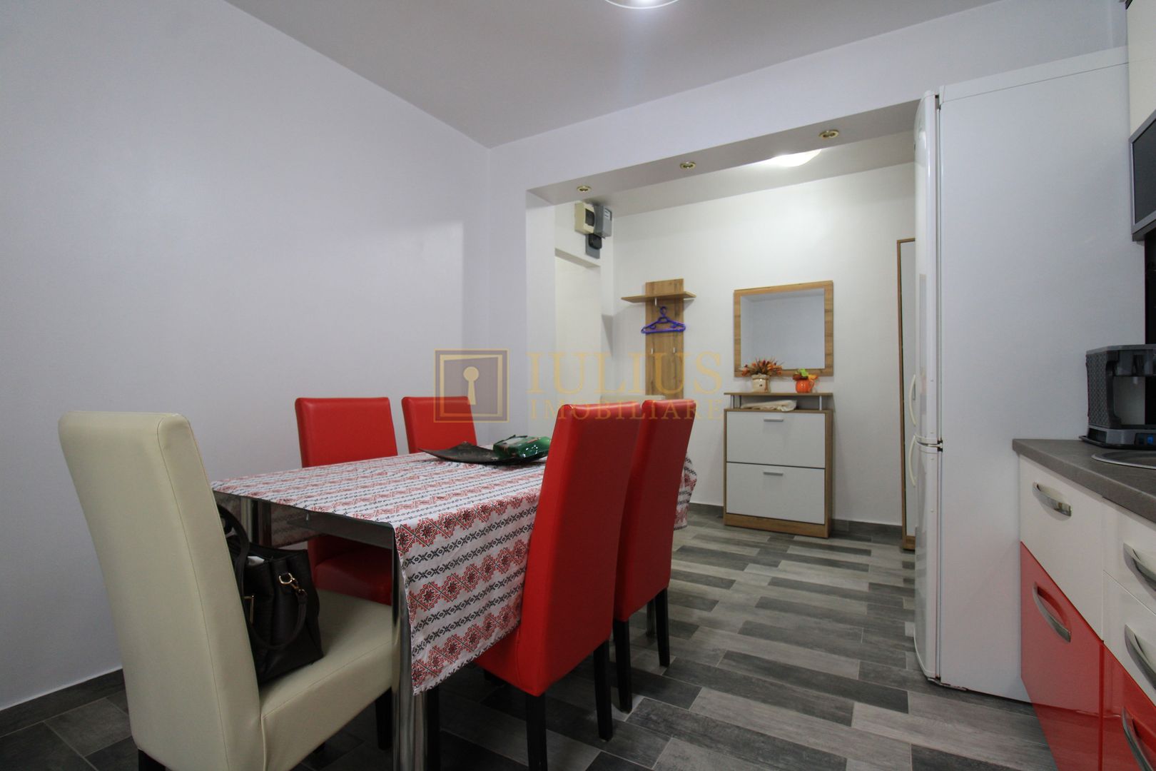 3 camere, 2 bai, centrala proprie - Poză 16