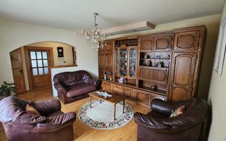 Casa 5 camere 3 bai garaj inchis si teren 700 mp utili in Lazaret - Poză 2