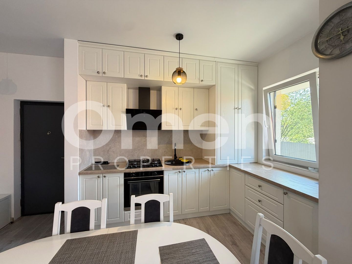 Apartament spatios | parcare | parter inalt | bloc nou | zona centrala - Poză 4
