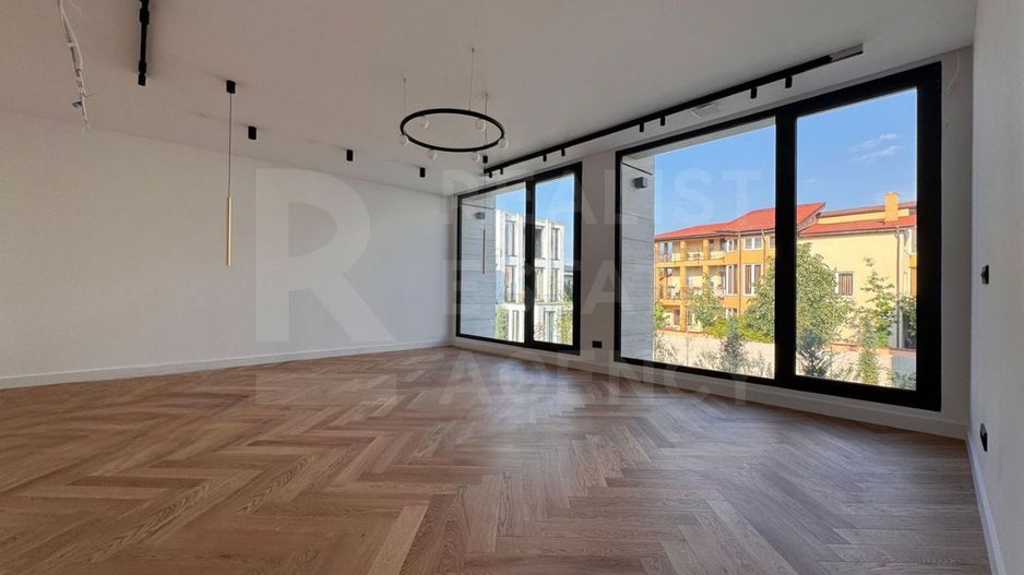 Vilă spațioasă cu grădină privată în Nordul Bucureștiului. - Poză 6