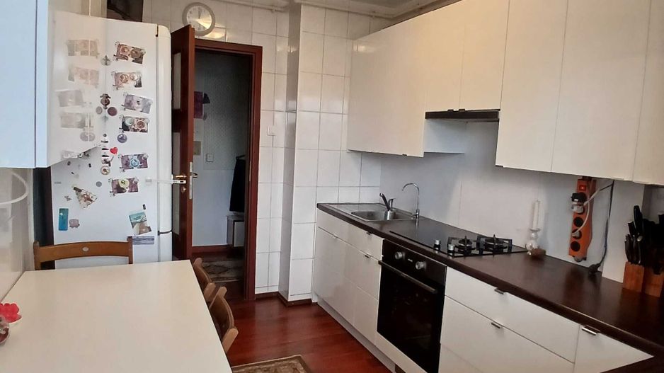 Apartament Luminos 4 Camere.  Decomandat. Zona Universitatea Spiru Haret. - Poză 3