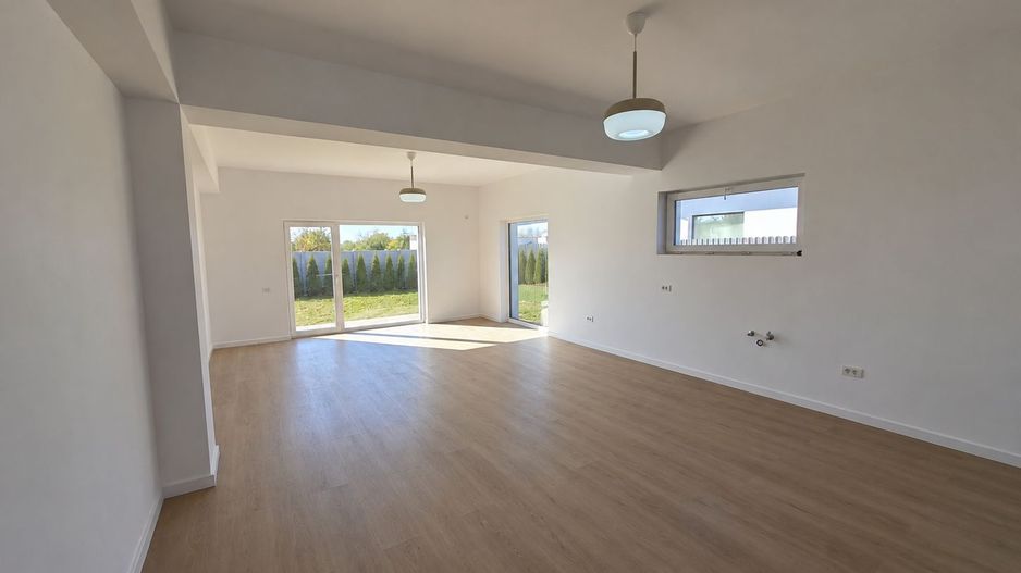 TVA INCLUS! Casa traditionala napoletana gata de mutat! - Poză 2