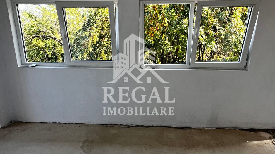 Proprietate cu 2 case și 770 mp teren – vedere spre Castel - Poză 4
