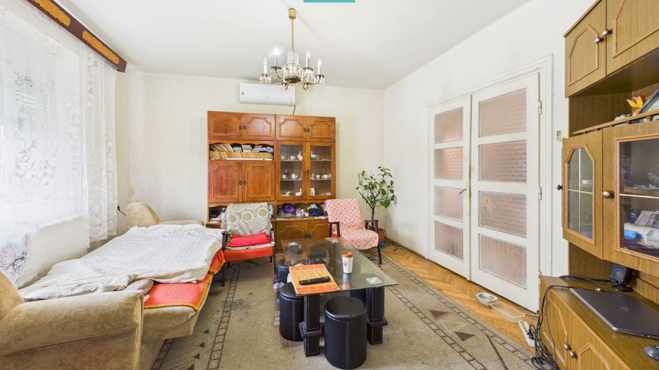 Casă cu 7 camere, ideală pentru familie, Grădiște - Poză 4