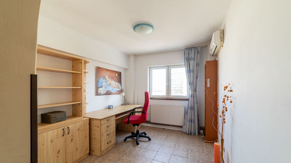REZERVAT!!! Apartament 4 camere în Piața Spitalului - Poză 2