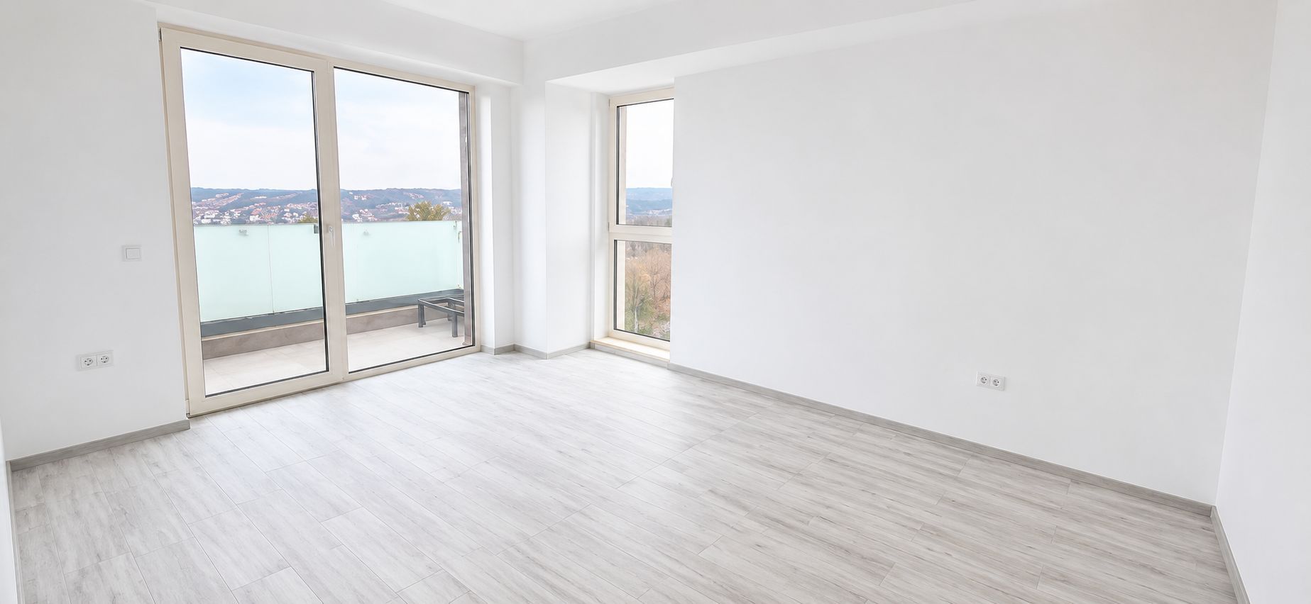 Apartament FINALIZAT 3 camere Dec 80 mp Copou 152000 euro - Poză 1