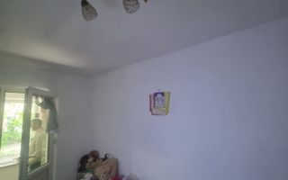 Apartament cu 2 camere - decomandat/ parter/ 42mp/ zona Alexandru Cel Bun - Poză 3