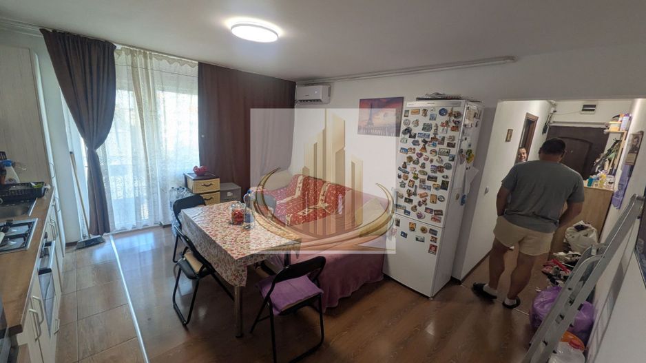 : apartament  de vanzare 3 camere, zona Modern - Poză 2
