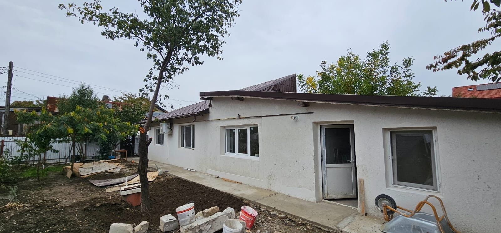 Casa centrala, recent reconsolidata – Strada Traian, Galati - Poză 1