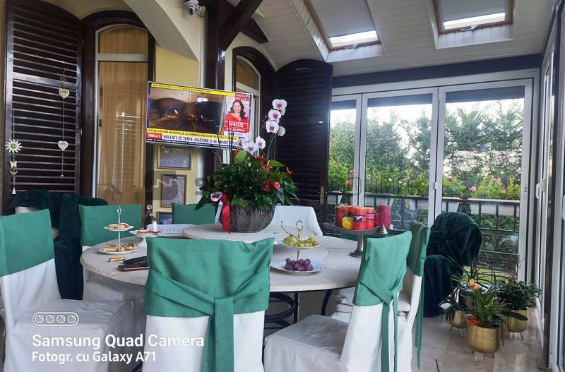 Casa lux cu 5 camere in Rontau - Poză 16