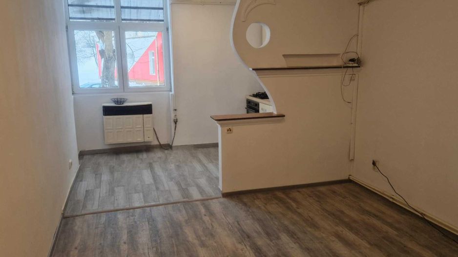 BRASADAS vinde garsoniera 24 mp. Ostrovului la PARTER. - Poză 1