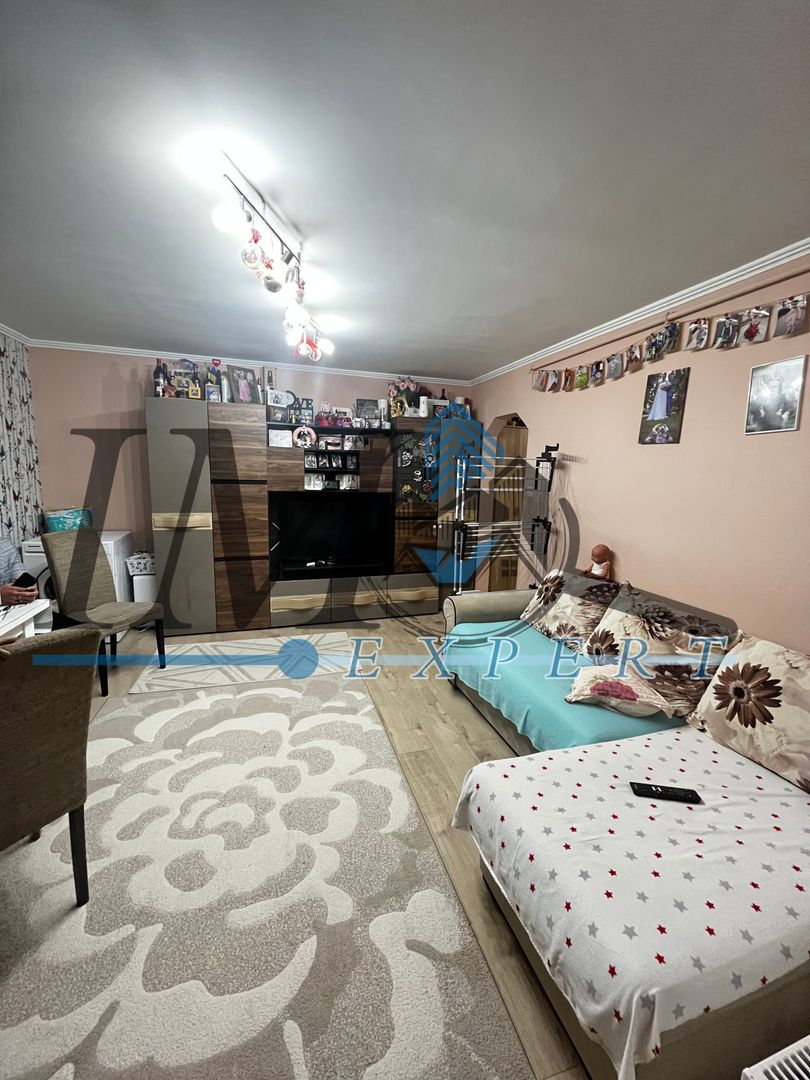 Apartament cu 3 camere de vânzare in zona de Ampoi 1 - Alba Iulia - Poză 1