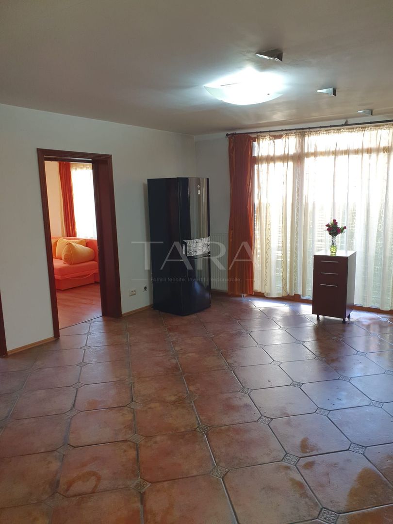Apartament cu 3 camere în Gruia – liniște, verdeață și garaj! - Poză 1