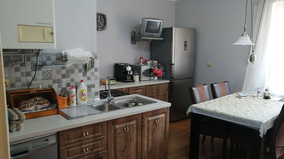 Casa in zona Sirul Livezii - Roata Norocului - Poză 9
