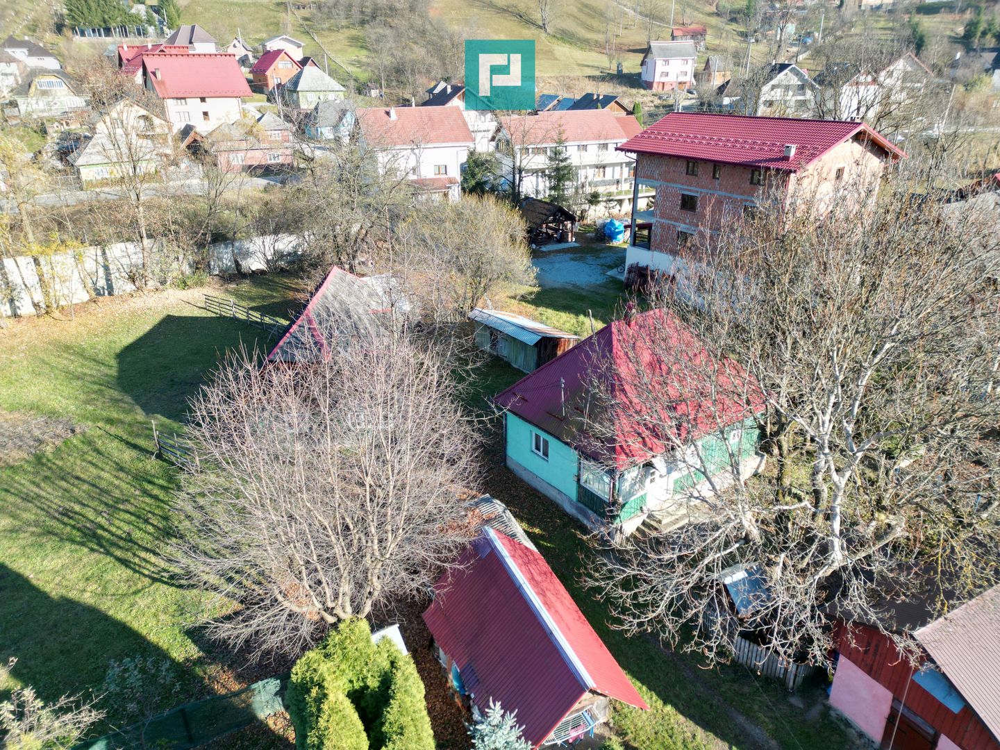 Casă de lemn, cu teren în Borșa - Poză 19