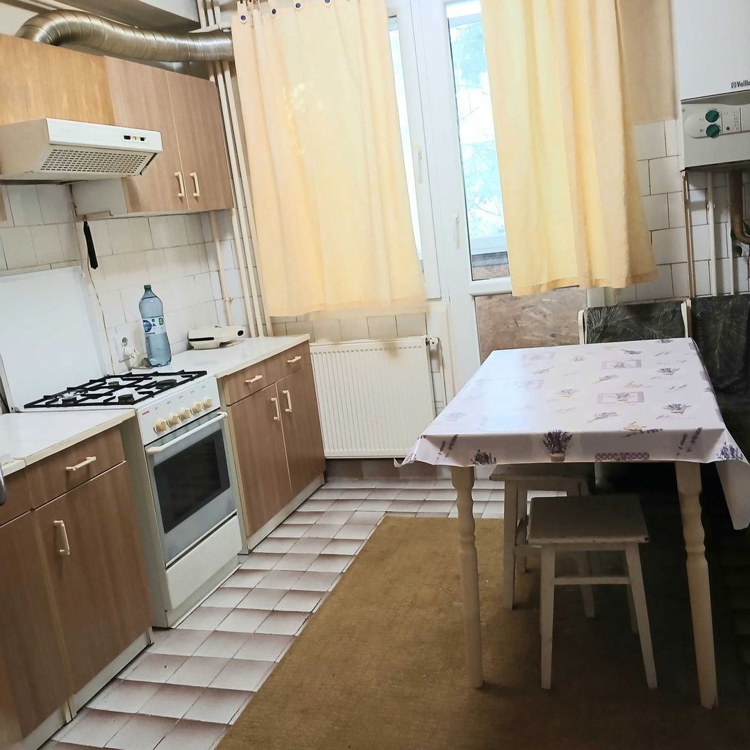 Apartament 3 camere zona Trapezului - Str. Prevederii - Poză 2
