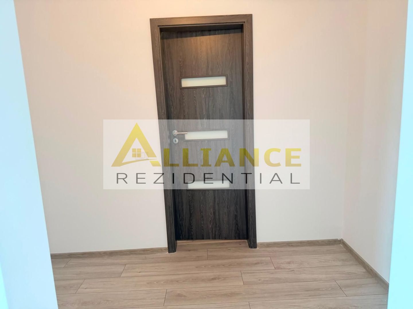 Casa individuala P+1 | 5 camere | Zona excelenta - Poză 12