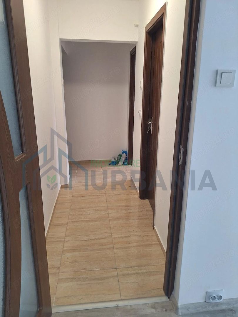 Apartament de vânzare cu 3 camere, nedecomandat, zona Alexandru cel Bun, Iași - Poză 1