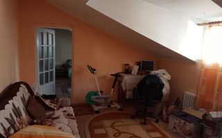De vânzare casa cu mansardâ pe Strada Rodnei - Poză 8