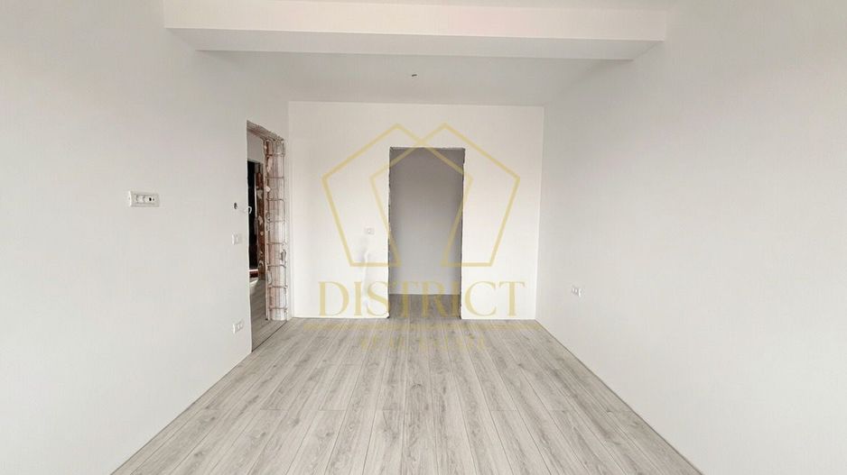 Duplex cu 4 camere despărțit prin camera tehnica | Mosnita Noua - Poză 7