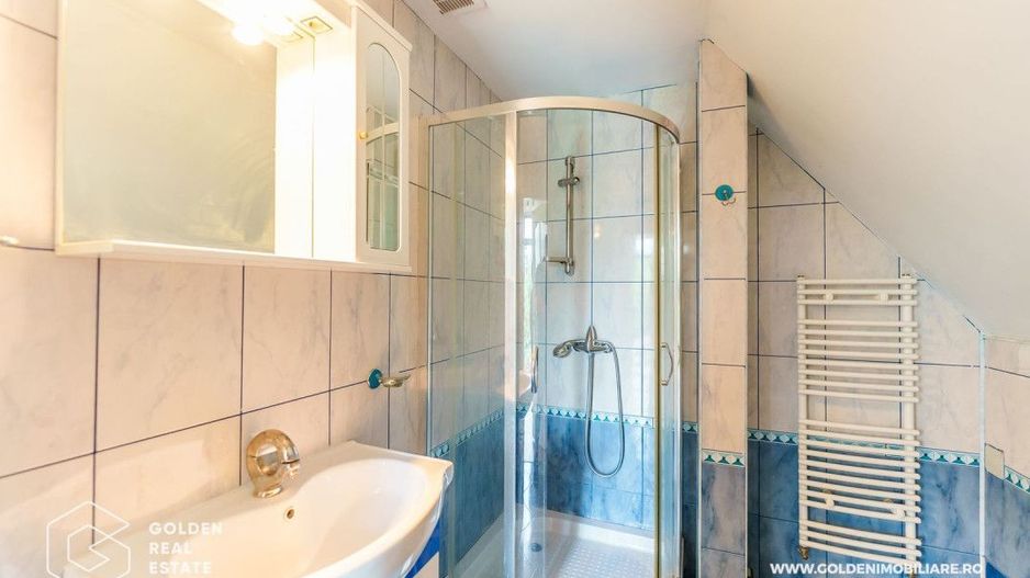 Oportunitate de investiție, vila pretabila pentru  afacere de familie - Poză 11