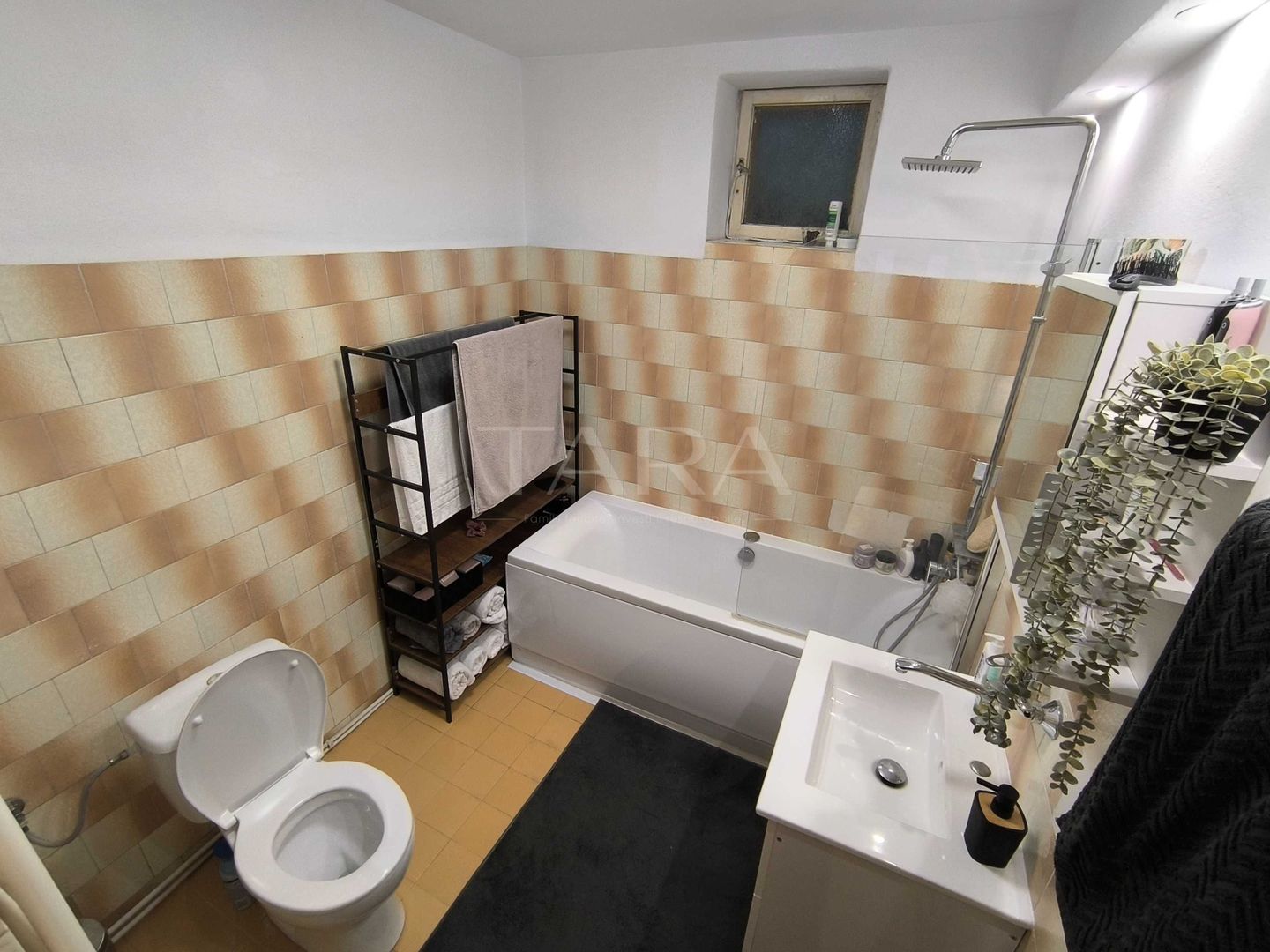 Casă cu teren în Iris - Poză 5