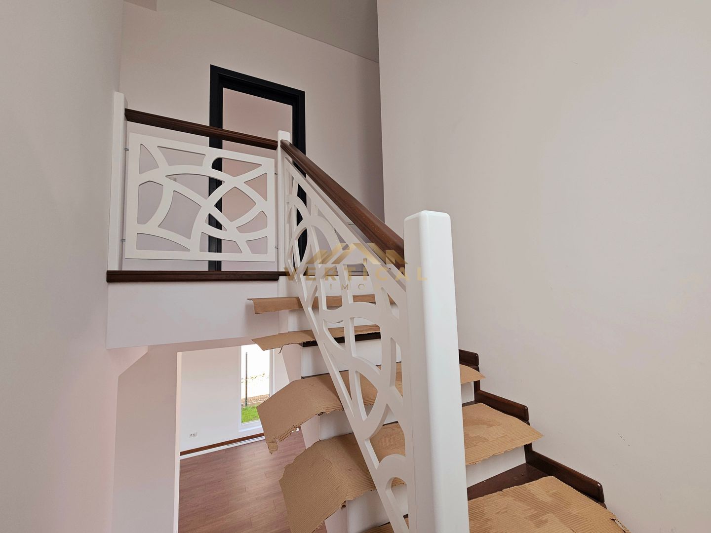 De vanzare vila 4 camere - cartier Mega Parc Residence -comuna Berceni - Poză 13