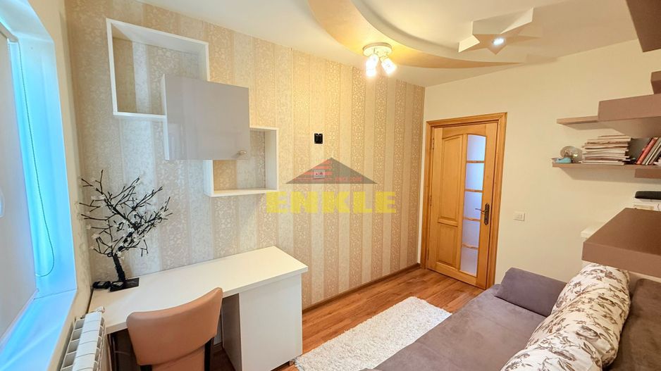 De vanzare apartament cu 3 camere, zona Mall. - Poză 4