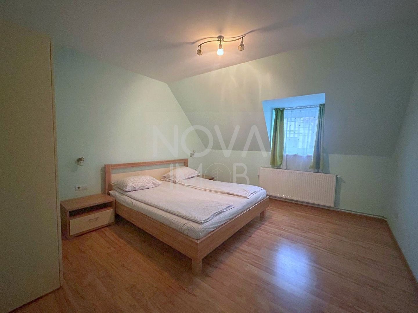 Casa de vanzare 200 mp cu spatiu comercial la parter, strada Lunga - Poză 9