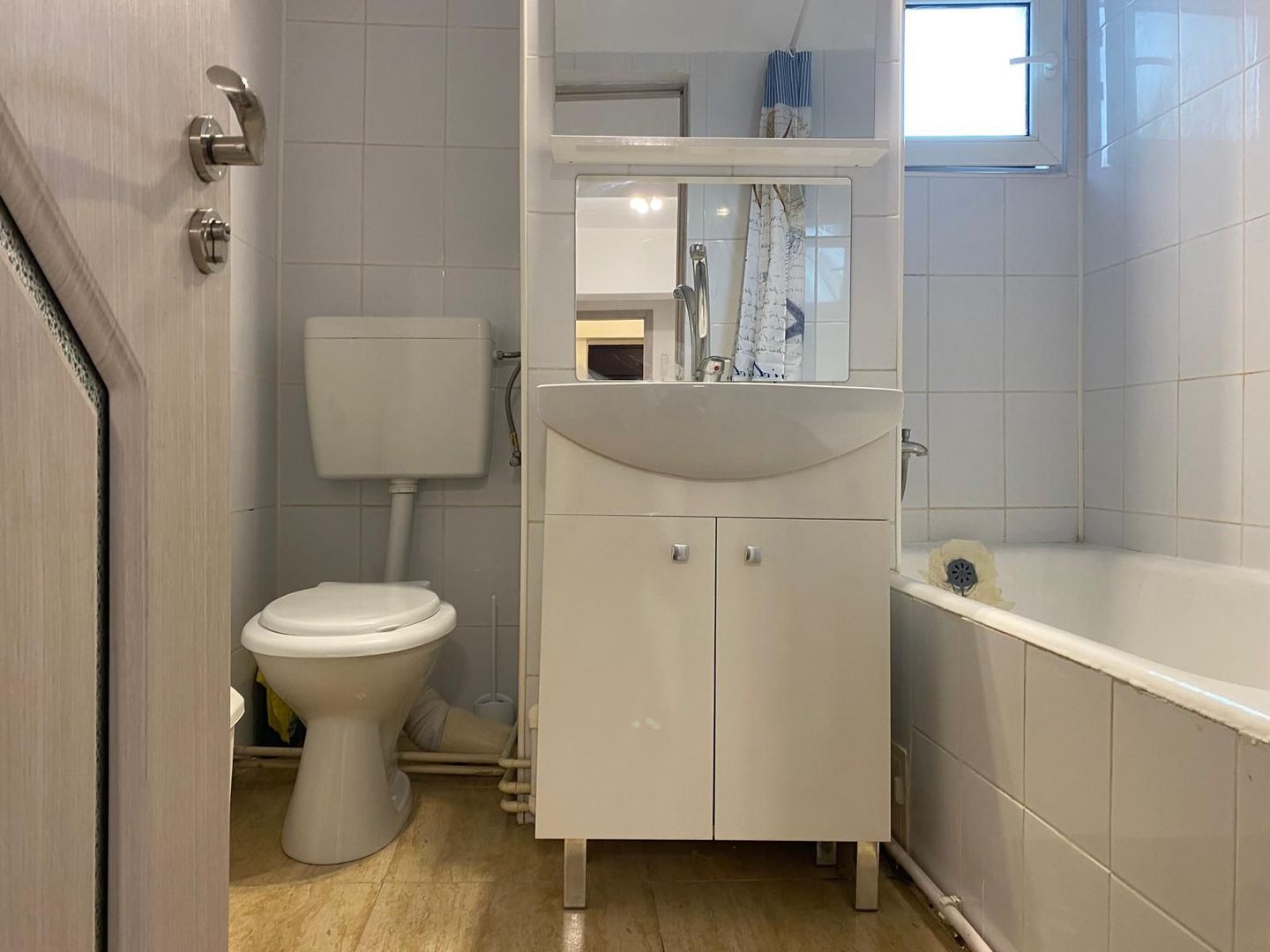 Închiriere apartament cu 4 camere, spatiu generos– Centru, Târgoviște - Poză 10