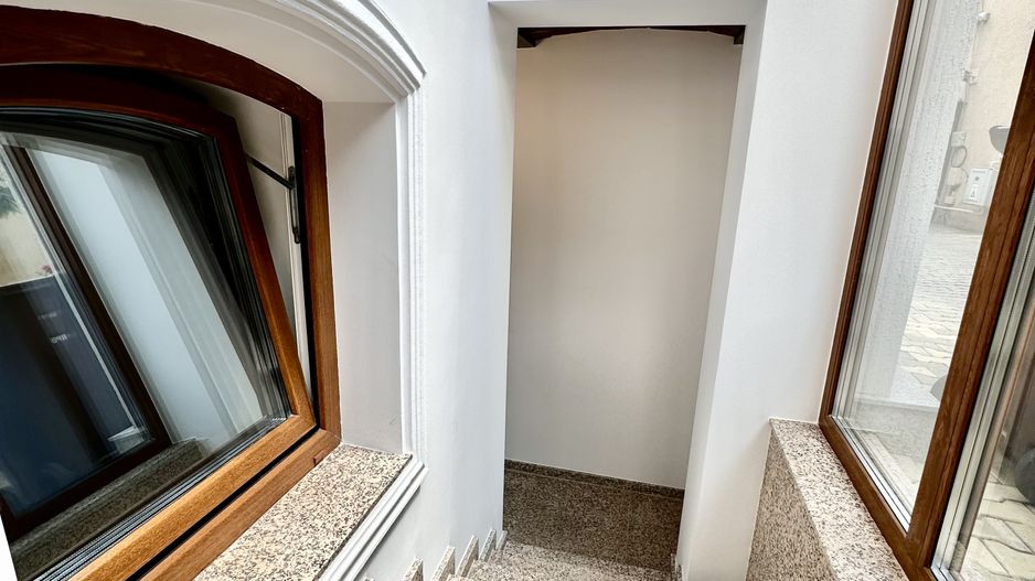 Casa de inchiriat, 3 camere, 3 bai, renovata, prima inchiriere. - Poză 4