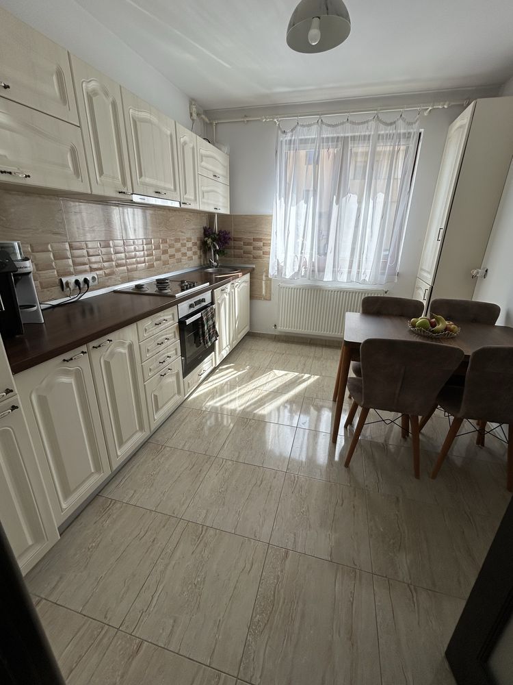 Apartament dececomandat, 3 camere, 84 mp utili, balcon 10 mp, Sebeș - Poză 4