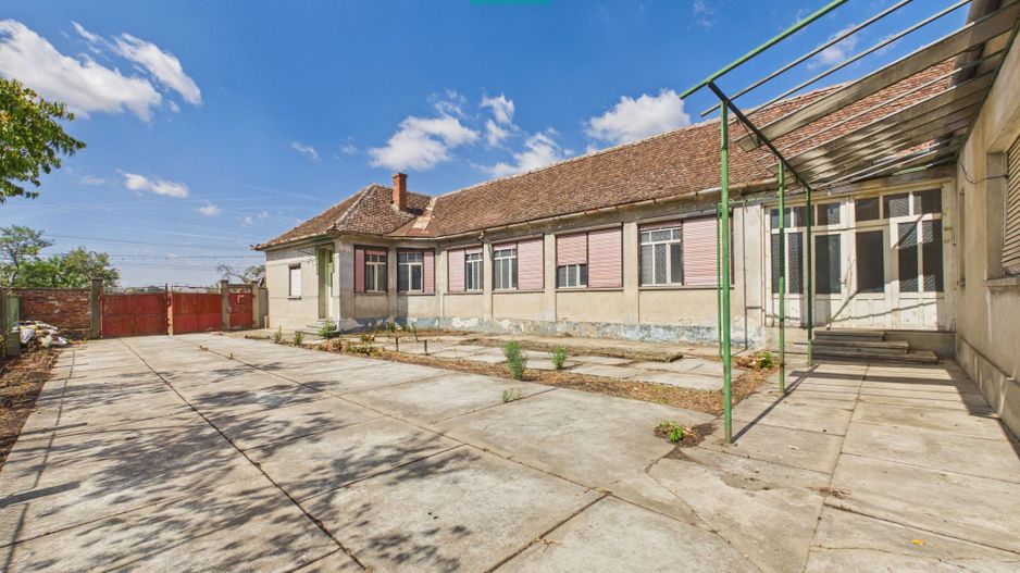 Casă cu potențial și teren 1.440 mp  - Sântana - Poză 16