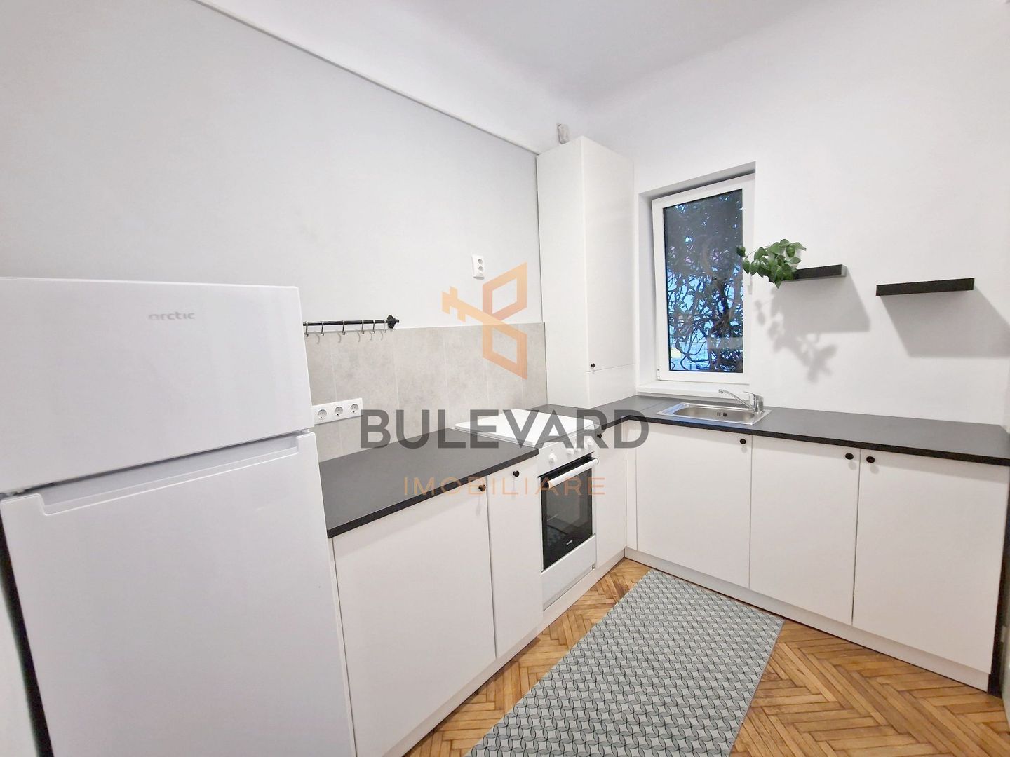 Apartament cu 2 camere, zona Facultatii de Litere! - Poză 6