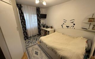 De vanzare apartament cu 3 camere, zona Mall - Poză 3