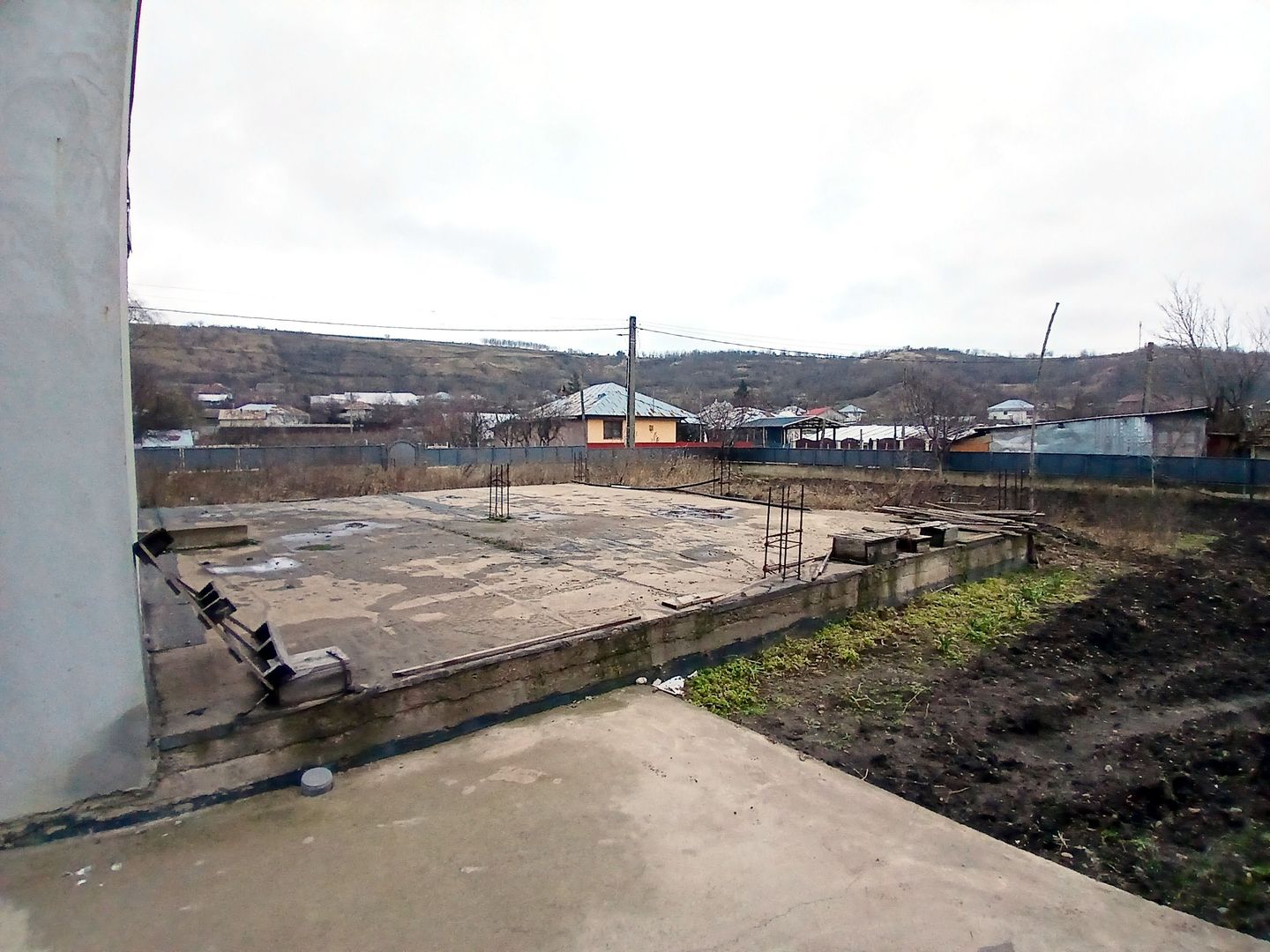 Hală, atelier și locuință, curte cu 900mp teren în Corod - Poză 4