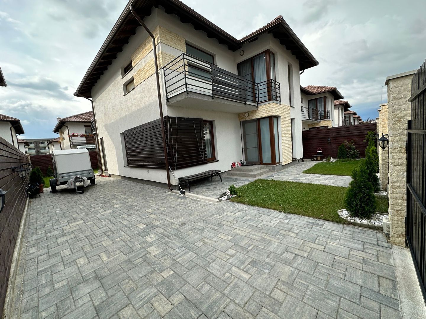 Casă de vânzare cu 3 dormitoare și curte – Ghimbav, Brașov - Poză 5