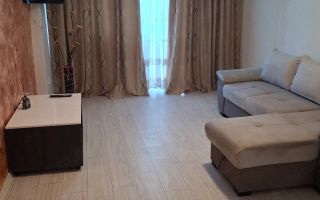 De inchiriat apartament cu 2 camere etaj 4 micro 13, 320 euro - Poză 1