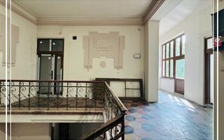 De vanzare Apartament de renovat 4 camere generoase Central Arad - Poză 5