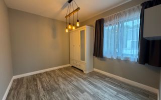 Duplex despartit prin garaj. Zona centrala - langa padure - Poză 6