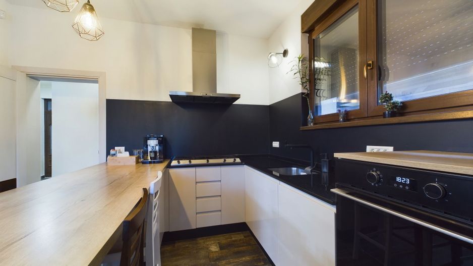 Casă modernă cu piscină încălzită în zona Tivoli - Poză 16